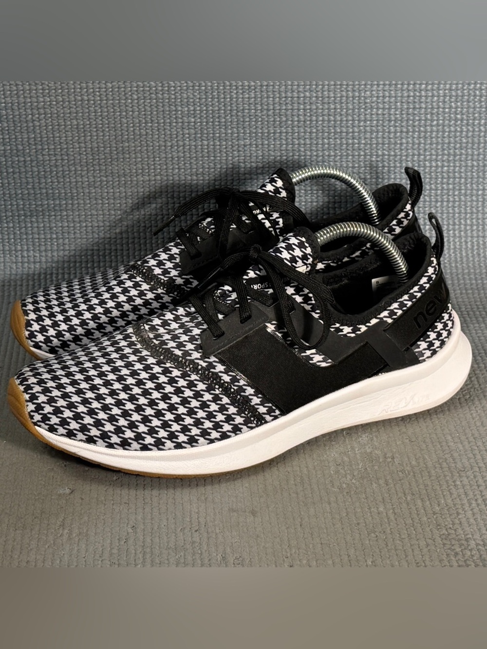 New Balance Women's FuelCore Nergize Black/White Houndstooth Shoes Size 11